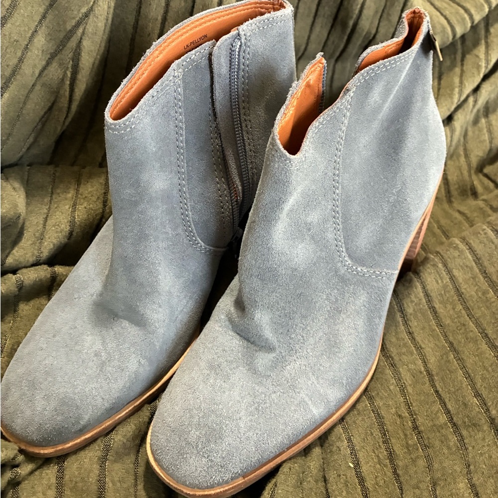 Lucky brand, gray suede ankle boots